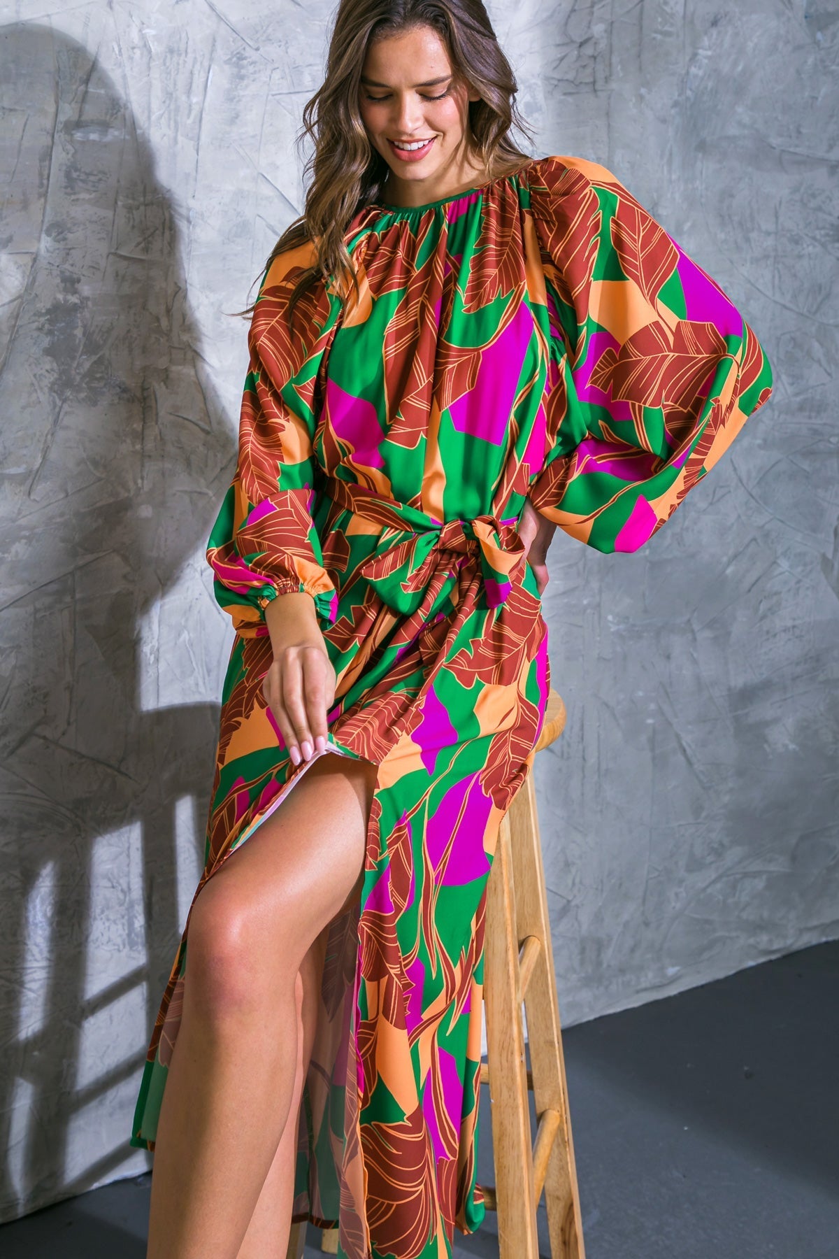 CUE THE CHIC WOVEN MIDI DRESS Flying Tomato